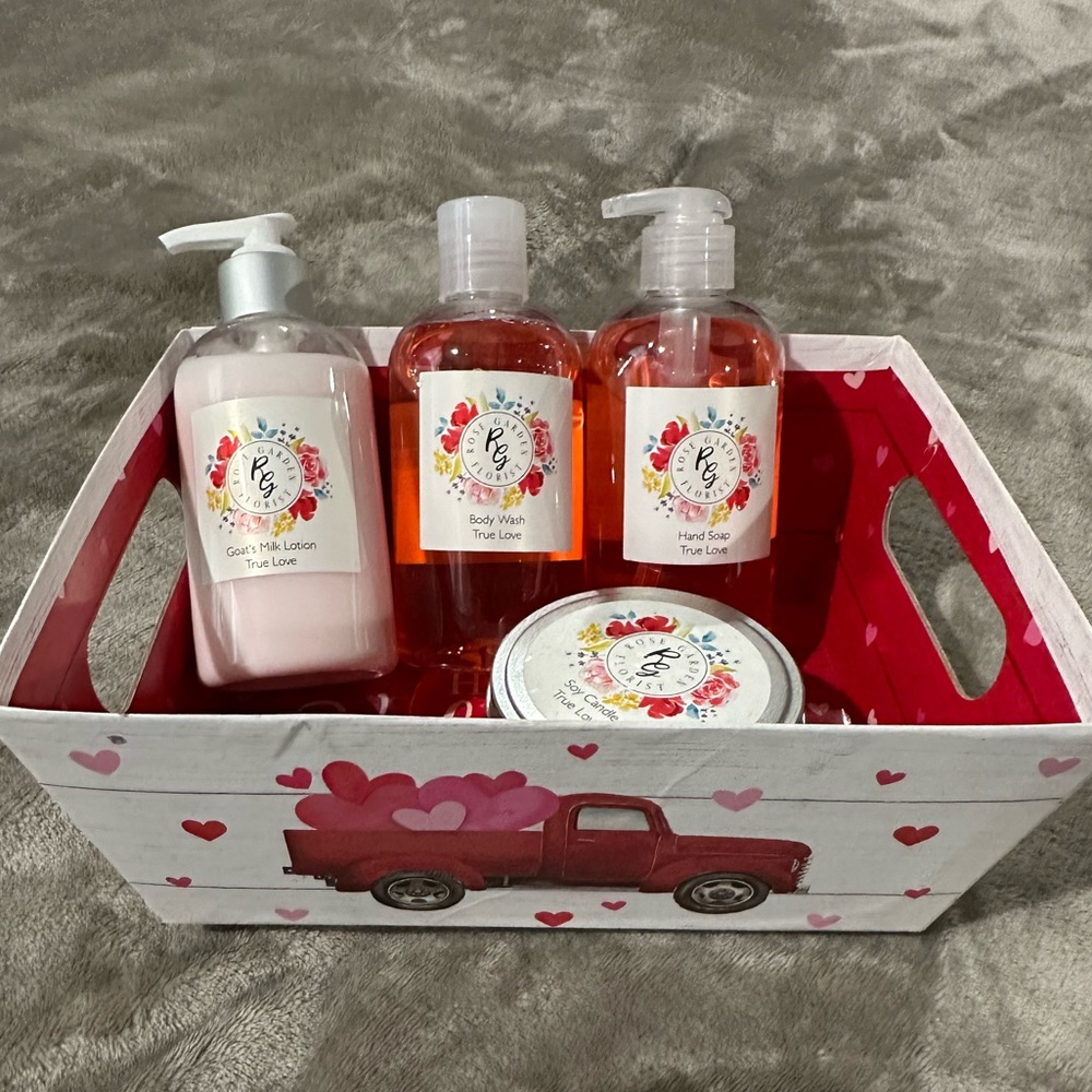 5pc RoseGarden “True Love”! Valentine gift! Body Wash,lotion,candle,hand…